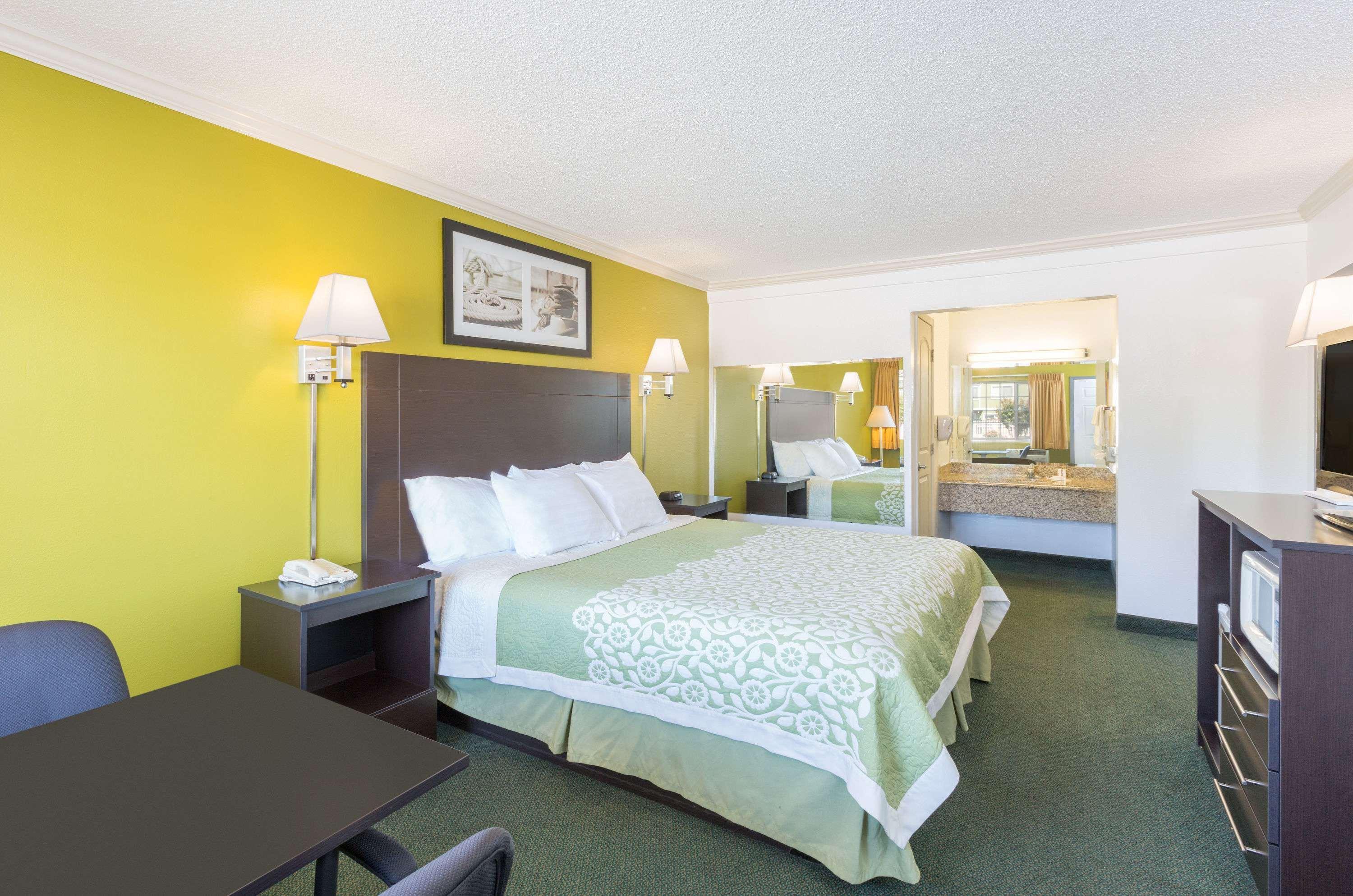 Days Inn By Wyndham Кинг Сити Екстериор снимка