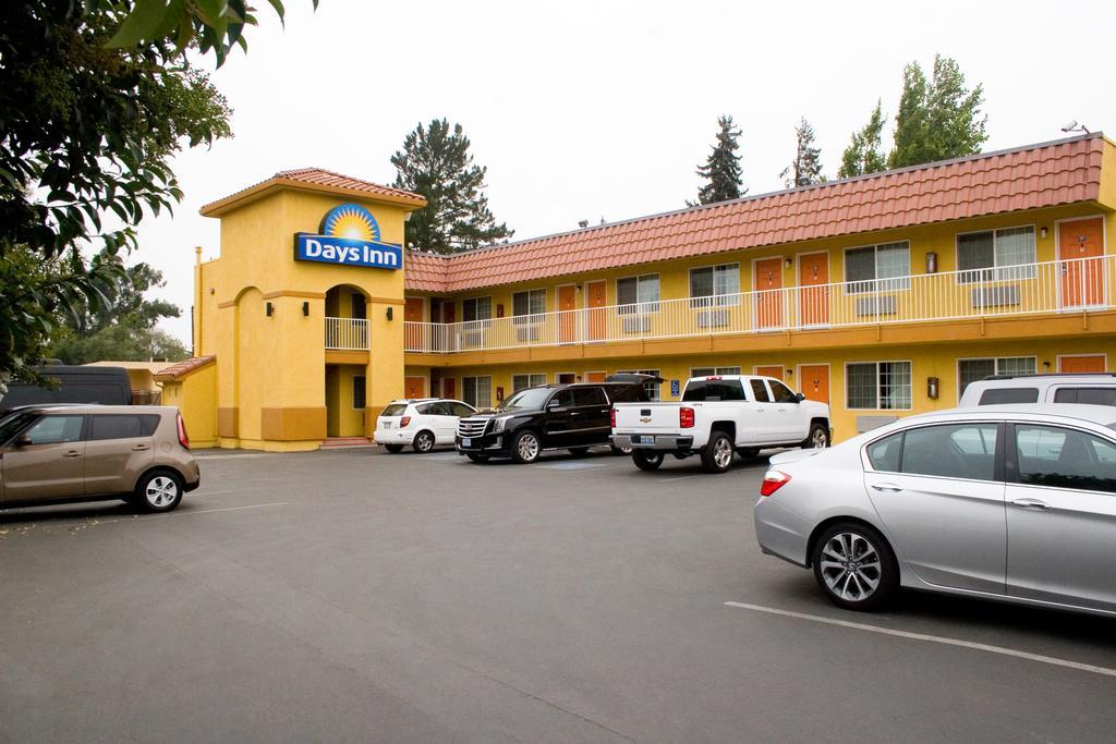 Days Inn By Wyndham Кинг Сити Екстериор снимка